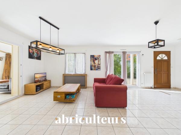 Maison de plain-pied de 140 m² 4 chambres -5 parking Saint-Jean-de-Boiseau (44640)