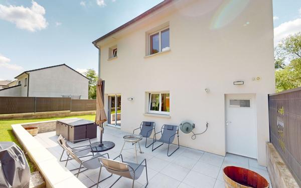 Maison à vendre    5 pièces •  Bertrange