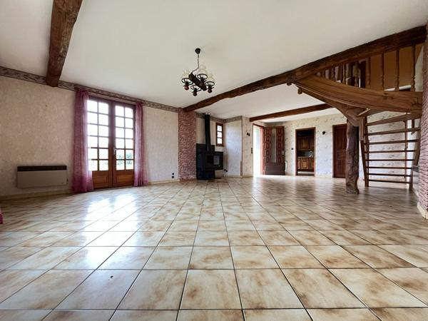Maison familiale de 135m² avec 5 chambres sur une belle parcelle de près de 7000m²