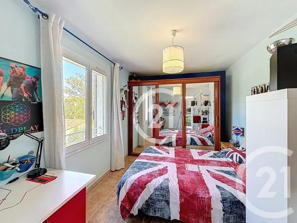 Maison à vendre  6 pièces - 160 m 2   ST MARTIN DE CRAU  - 13