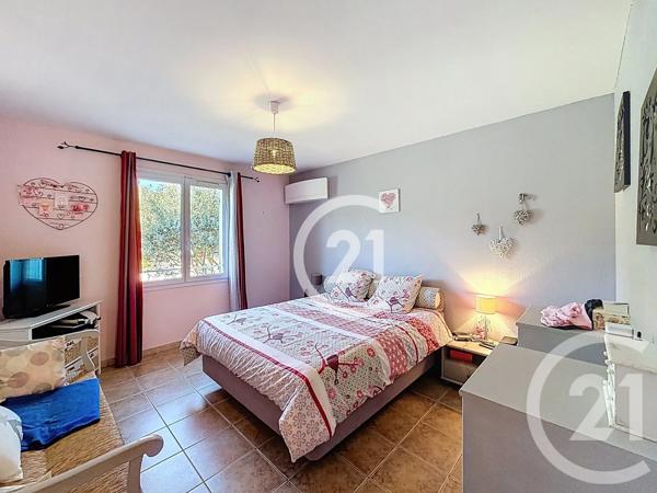 Maison à vendre  6 pièces - 160 m 2   ST MARTIN DE CRAU  - 13
