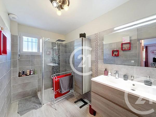 Maison à vendre  6 pièces - 160 m 2   ST MARTIN DE CRAU  - 13