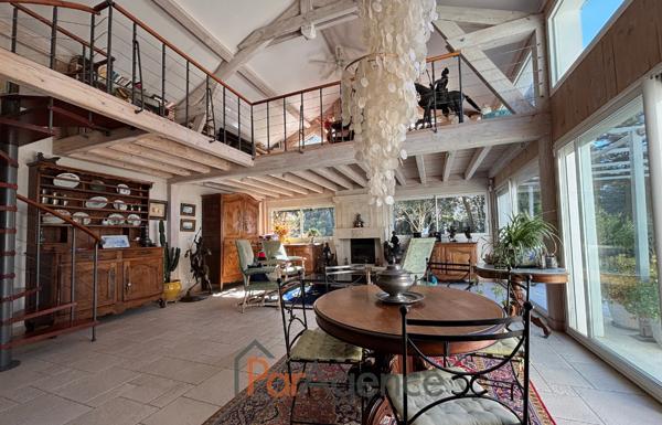 DANS UN ENVIRONNEMENT BOISE AU CALME MAISON 7 PIECES AVEC PI