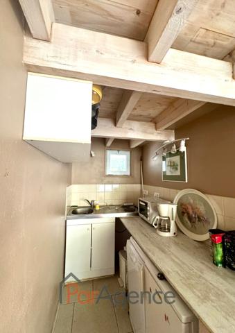 DANS UN ENVIRONNEMENT BOISE AU CALME MAISON 7 PIECES AVEC PI