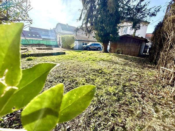 Ensemble immobilier avec local commercial et logement – Idéal investisseur ou projet familial/professionnel