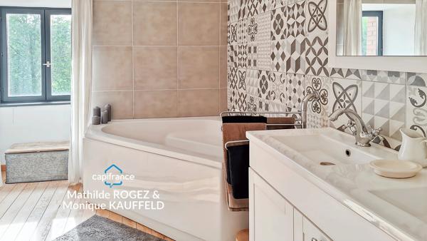 CUNLHAT – ENSEMBLE IMMOBILIER AVEC 2 MAISONS, JARDINS ET DÉPENDANCES – PROCHE GOLF