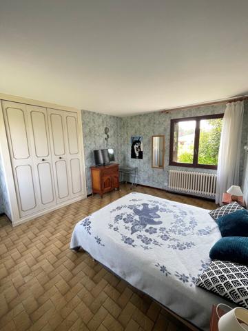 Maison 5 pièces de 128m² , 4 chambres + garage