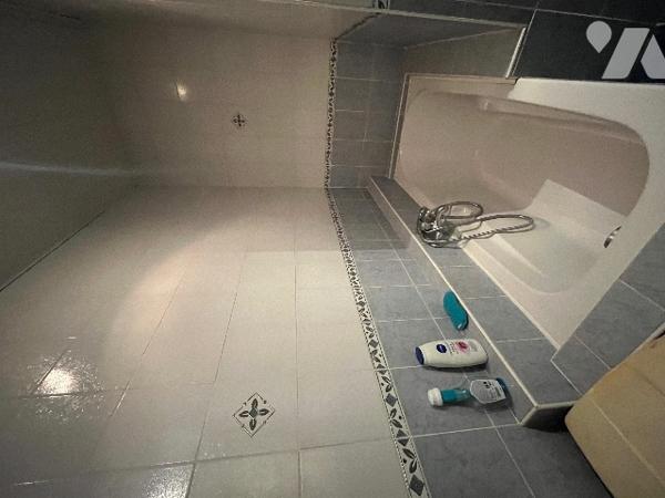 Beaucaire maison d'environ 121 m² sur un terrain clos et arboré de 834 m².