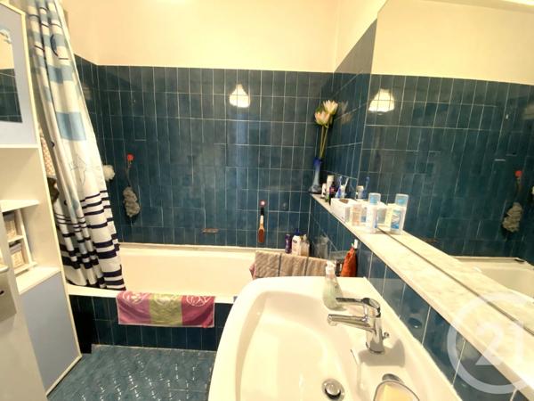 Appartement F2 à vendre  2 pièces - 51 m 2   VENCE  - 06