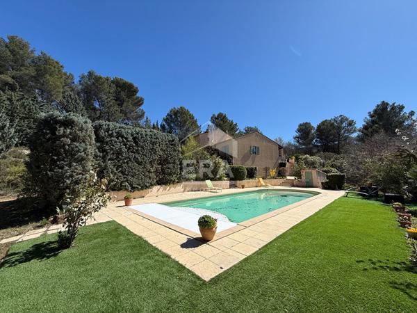 A VENDRE 13530 TRETS MAISON TYPE 6 DE 180M² PISCINE GARAGE SUR 7500 M² DE TERRAIN CABANON