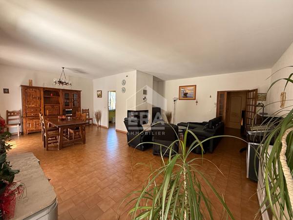 A VENDRE 13530 TRETS MAISON TYPE 6 DE 180M² PISCINE GARAGE SUR 7500 M² DE TERRAIN CABANON