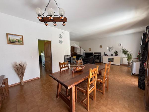 A VENDRE 13530 TRETS MAISON TYPE 6 DE 180M² PISCINE GARAGE SUR 7500 M² DE TERRAIN CABANON