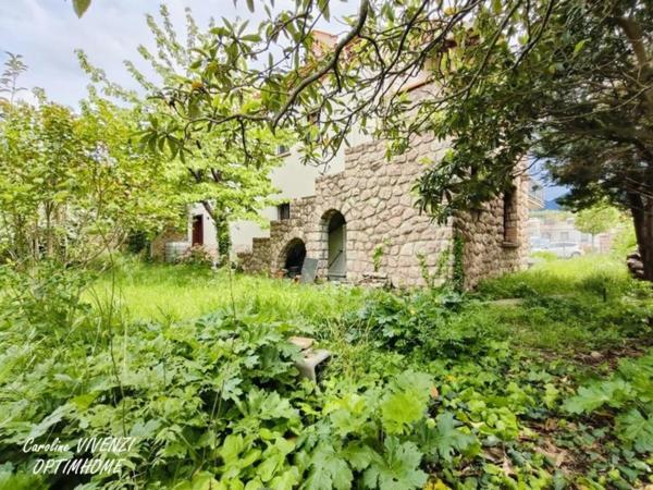 Grande maison (219m²) sur PRADES, (66)