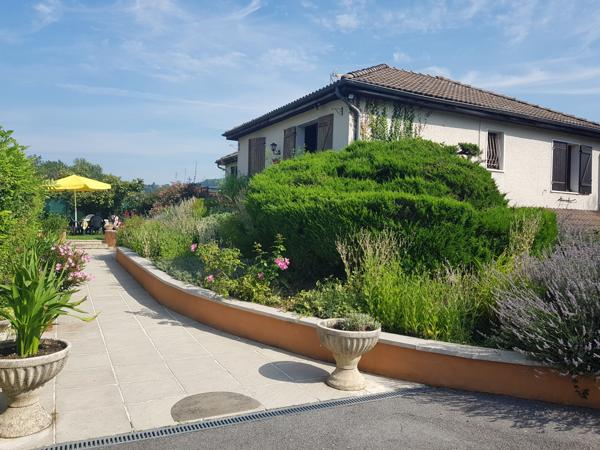 Vinay (38470) Villa 7 Pièces de 140 m² avec appartement T2 en sous-sol sur terrain de 1700 m².