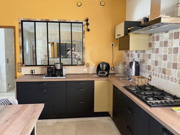 Villa d'exception avec piscine 4 chambres 182 m2 - Malijai 04350