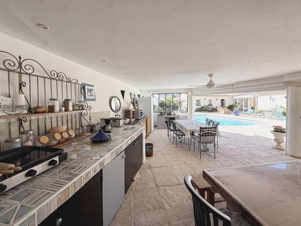 Villa d'exception avec piscine 4 chambres 182 m2 - Malijai 04350