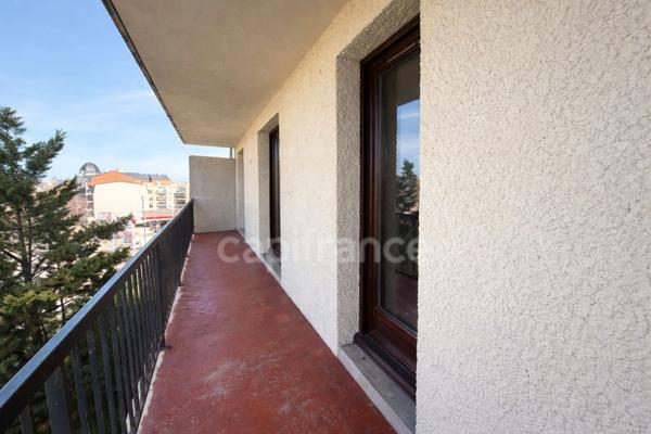 Appartement 4 pièces avec double balcon – Le Bourget (93350)