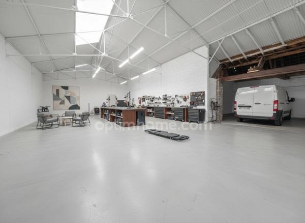 GARAGE 375m² LA SUZE SUR SARTHE