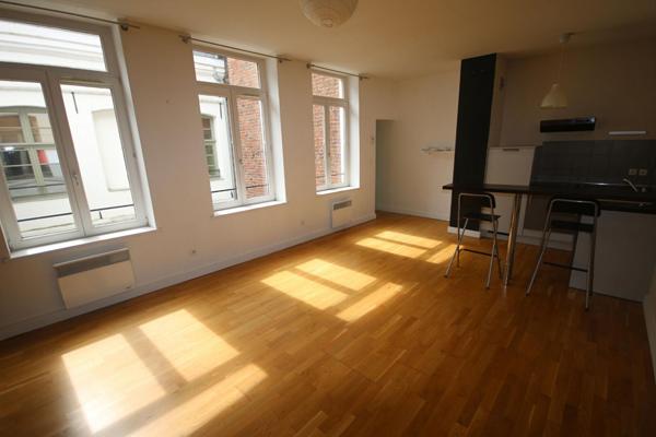 A LOUER : T2 à LILLE • Rue du Sec Arembault - LILLE-CENTRE • 780 € CC • Réf. 51-21
