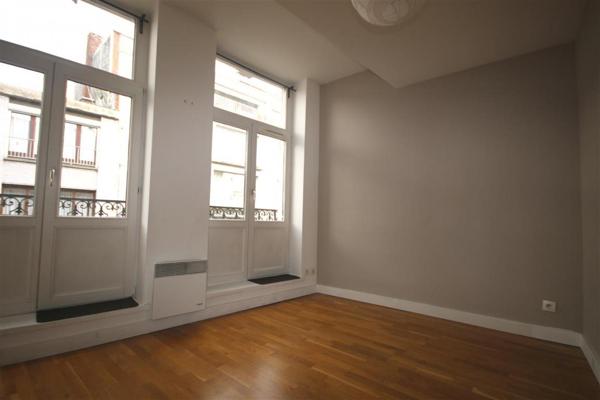 A LOUER : T2 à LILLE • Rue du Sec Arembault - LILLE-CENTRE • 780 € CC • Réf. 51-21