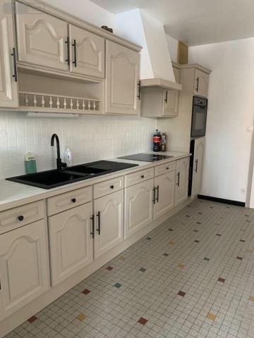 Maison de ville à louer à Saint-Jans-Cappel dans le Nord (59270), ref : FLOCSJC824
