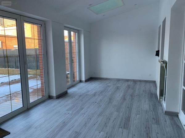 Maison de ville à louer à Saint-Jans-Cappel dans le Nord (59270), ref : FLOCSJC824
