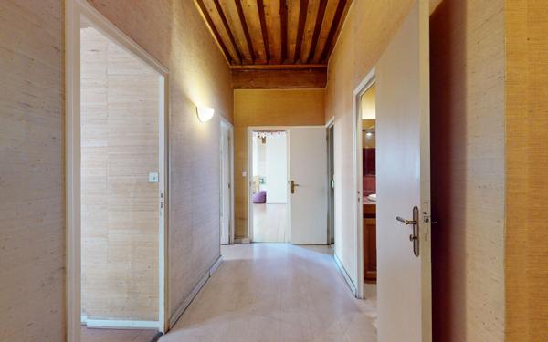 Appartement à vendre    5 pièces • 105,77 m2 Lyon 4