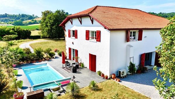 Vente / Maison traditionnelle à Saint-Palais (64120)