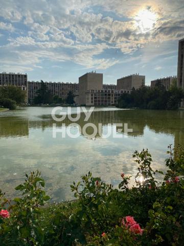 À VENDRE 3 PIÈCES TRAVERSANT À RÉNOVER