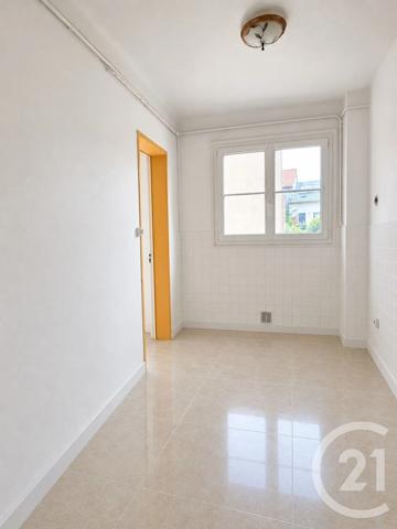 Appartement F3 à vendre  3 pièces - 62,20 m 2   MONTEREAU FAULT YONNE  - 77