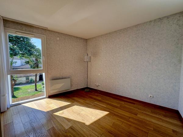Villeneuve-sur-Lot (47300) EYSSES - APPARTEMENT T4 DE STANDING de plus de 107m² avec terrasse