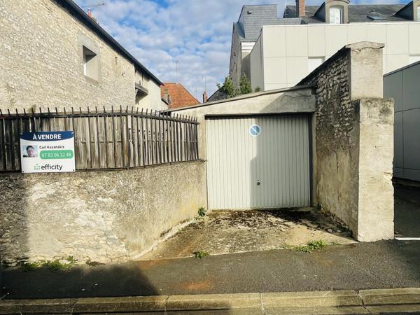 Parking
        
        - 25 m² Exclusivité 15 000 € *