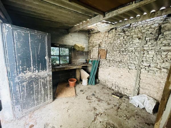 Parking
        
        - 25 m² Exclusivité 15 000 € *