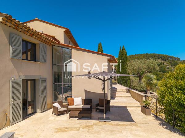 Prestigieux domaine à Tourrettes : Quand l'authenticité du passé sublime le luxe d'aujourd'hui. Panorama grandiose.
