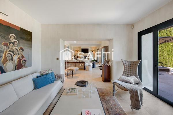 Prestigieux domaine à Tourrettes : Quand l'authenticité du passé sublime le luxe d'aujourd'hui. Panorama grandiose.