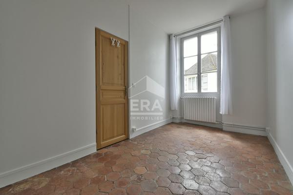 TRES BELLE MAISON ANCIENNE