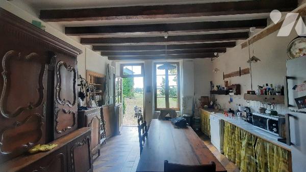 Baudres (36), fermette 5 chambres, séjour, 2 SDB, piscine chauffée, dépendances sur 2.5 ha