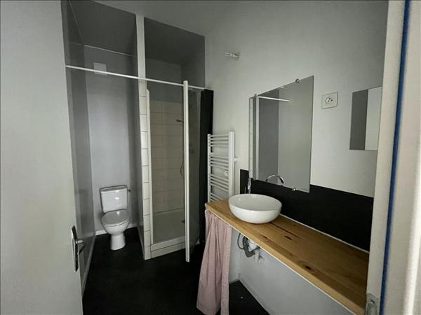 Appartement à louer 756 € CC PONT L ABBE 4 p 81 m² DPE D