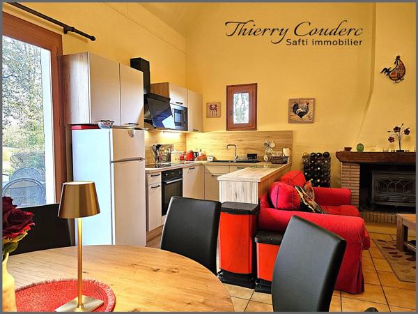 Charmant gîte avec 3 chambres et piscine chauffée.