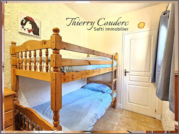 Charmant gîte avec 3 chambres et piscine chauffée.