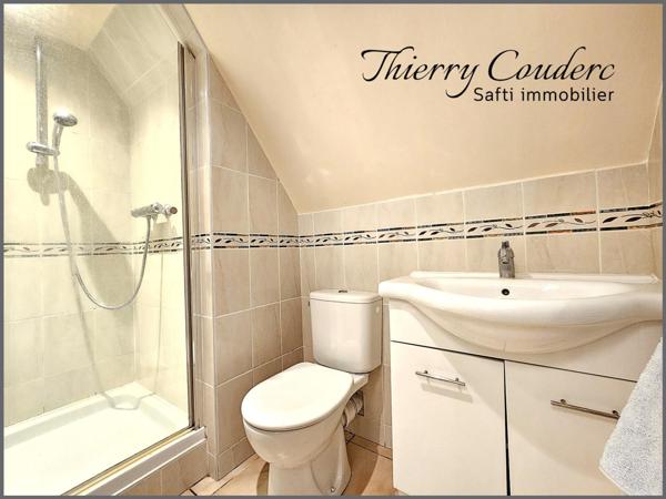 Charmant gîte avec 3 chambres et piscine chauffée.