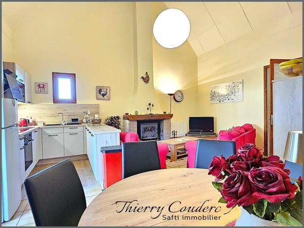 Charmant gîte avec 3 chambres et piscine chauffée.