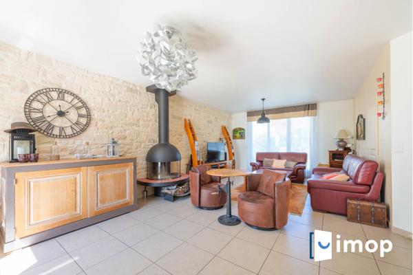 Maison familiale individuelle avec terrasse et jardin