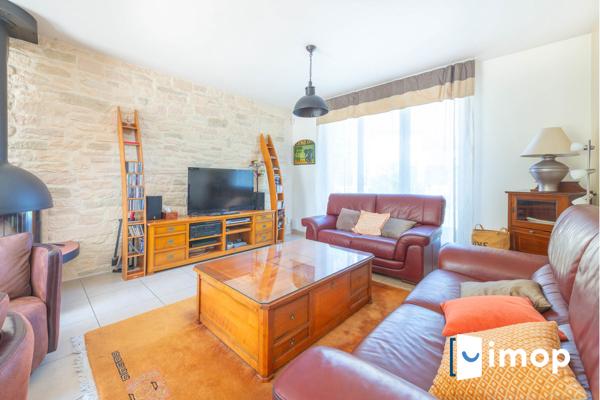 Maison familiale individuelle avec terrasse et jardin