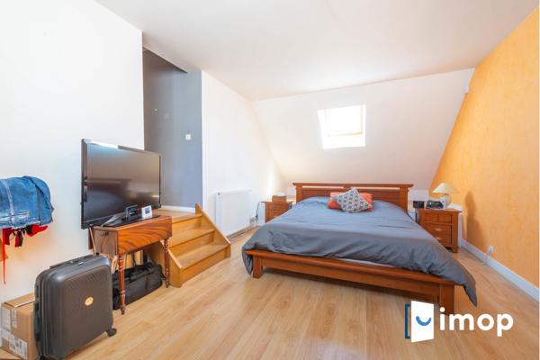 Maison familiale individuelle avec terrasse et jardin