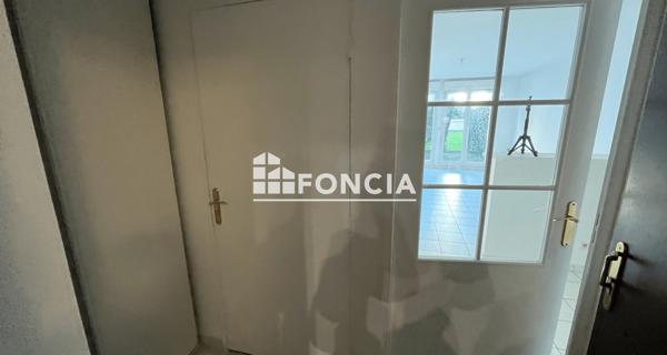 Location Appartement 2 pièces 42.08 m² - Corbeil-essonnes 91100