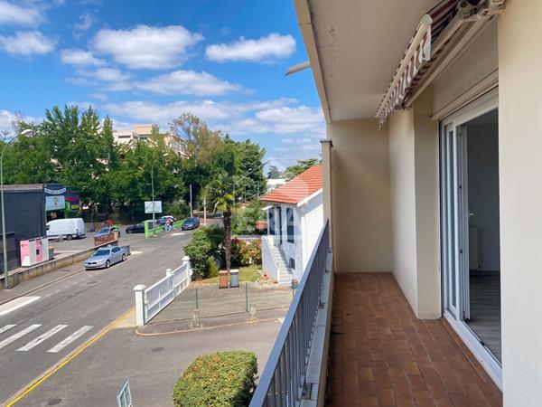 Pau - Quartier Tourasse : T4 de 85,95 m² à rafraîchir avec garage