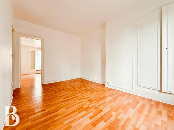 Paris (75014) 2 pièces traversant de 33 m2 - Plaisance (Raymond Losserand)