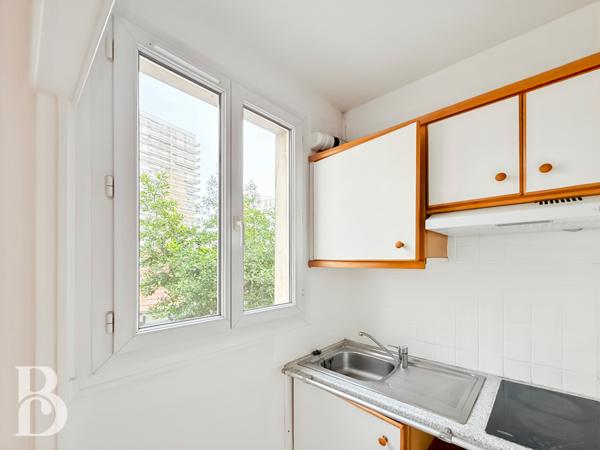 Paris (75014) 2 pièces traversant de 33 m2 - Plaisance (Raymond Losserand)