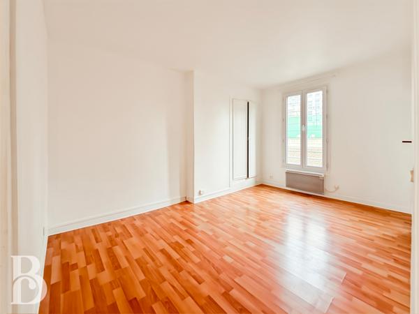 Paris (75014) 2 pièces traversant de 33 m2 - Plaisance (Raymond Losserand)